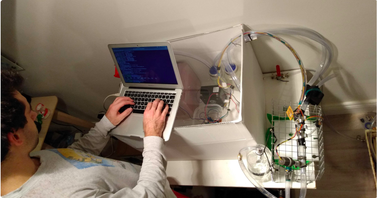 Jean-Romain Roy, Polytechnique electrical engineering student, put the final touches on the prototype ventilator that his team will be submitting in a few hours to the Code Life Ventilator Challenge. (Photo: Jean-Romain Roy)